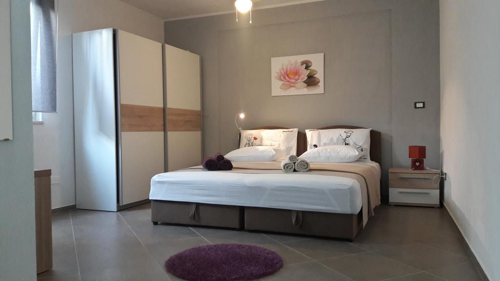 Apartment Rotiroti *